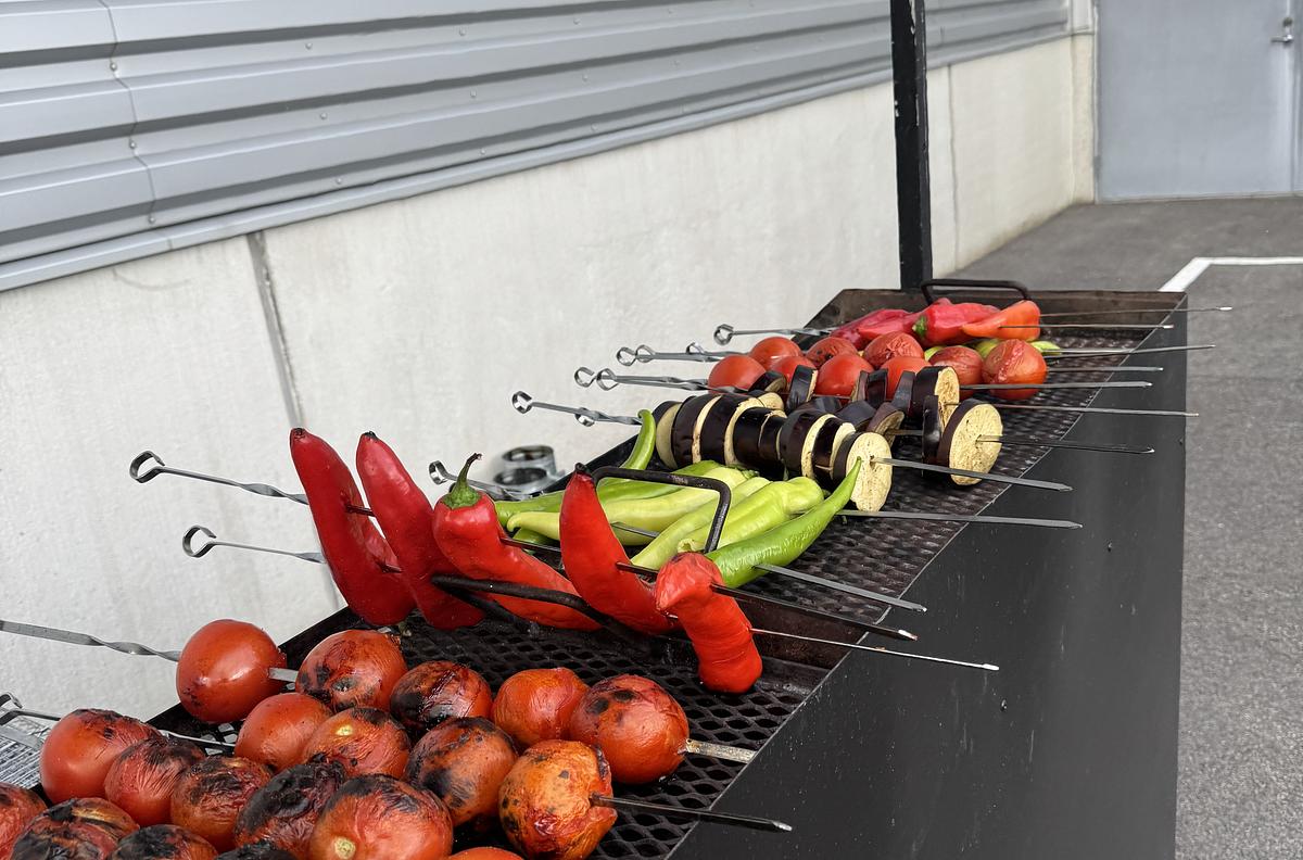 WE GRILL & YOU CHILL
