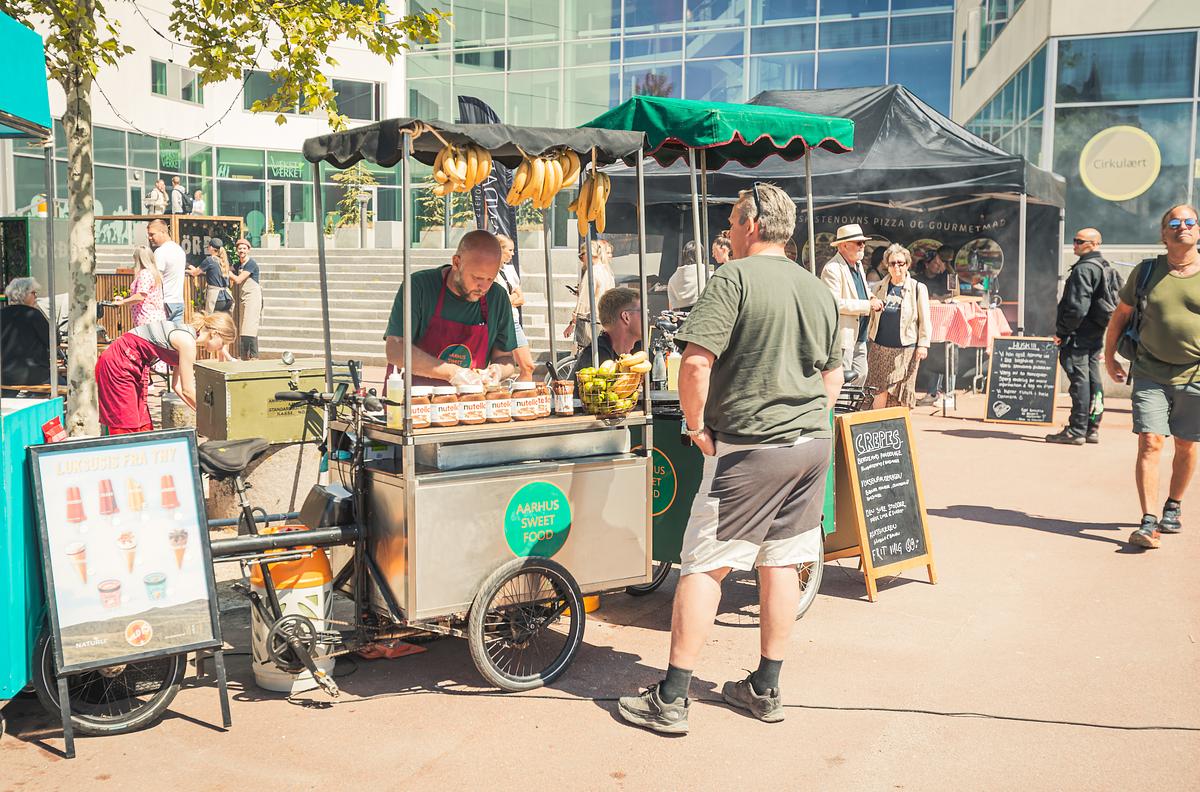 Baristakaffe, Brændte mandler,  Crepes og Is