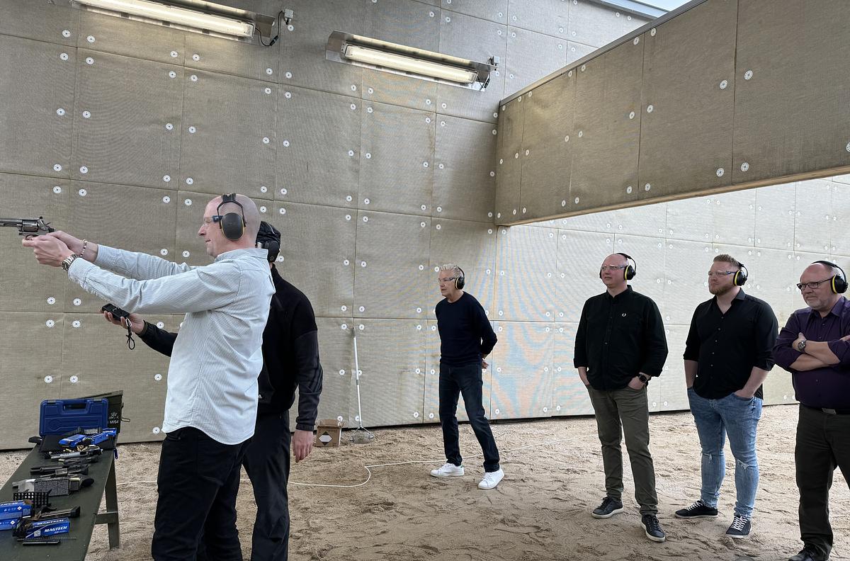 Skydning med pistol og riffel