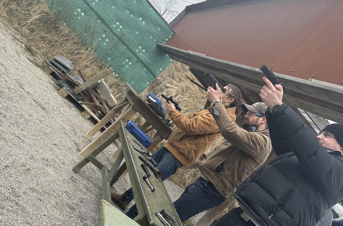 Skydning med pistol og riffel