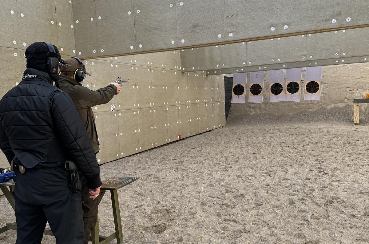 Skydning med pistol og riffel