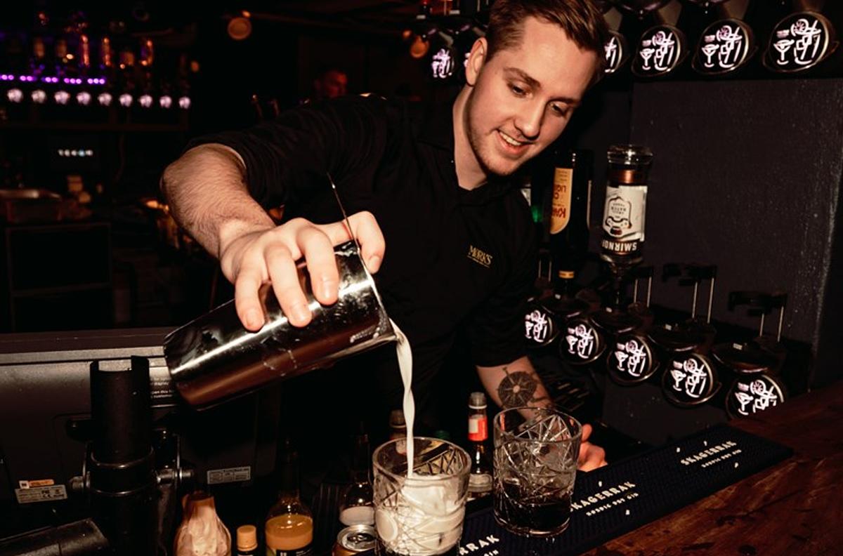 Cocktailkursus på Mørks Kælder