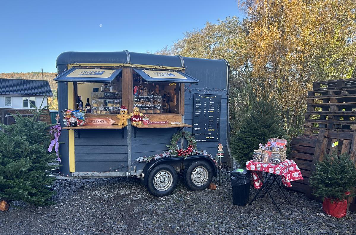 Mobile barista coffee horse box