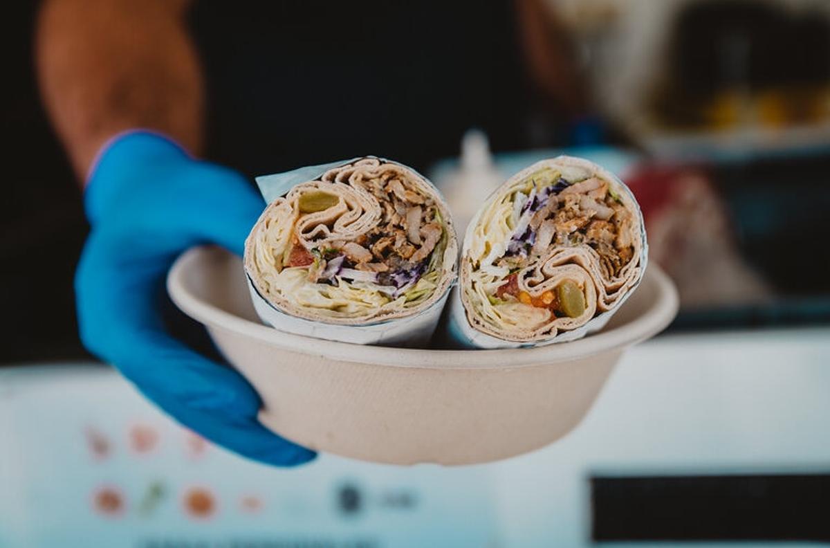 Vi erbjuder färsk Burgers, Wraps, Tacos och vagansk mat.