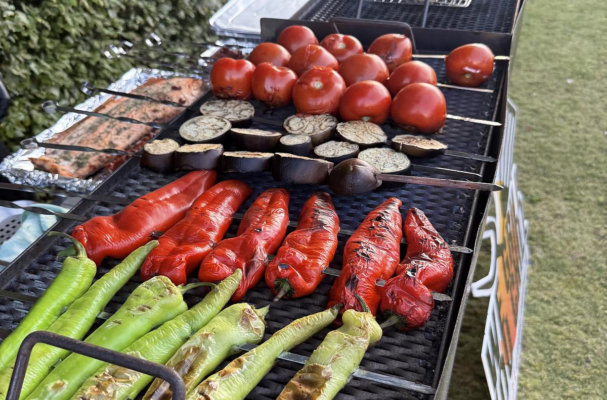 WE GRILL & YOU CHILL